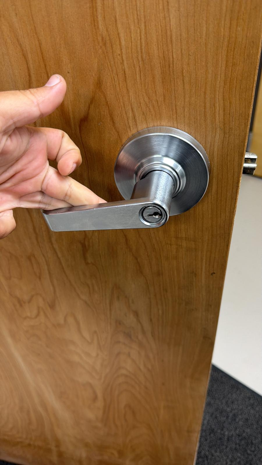 Commercial lever handle